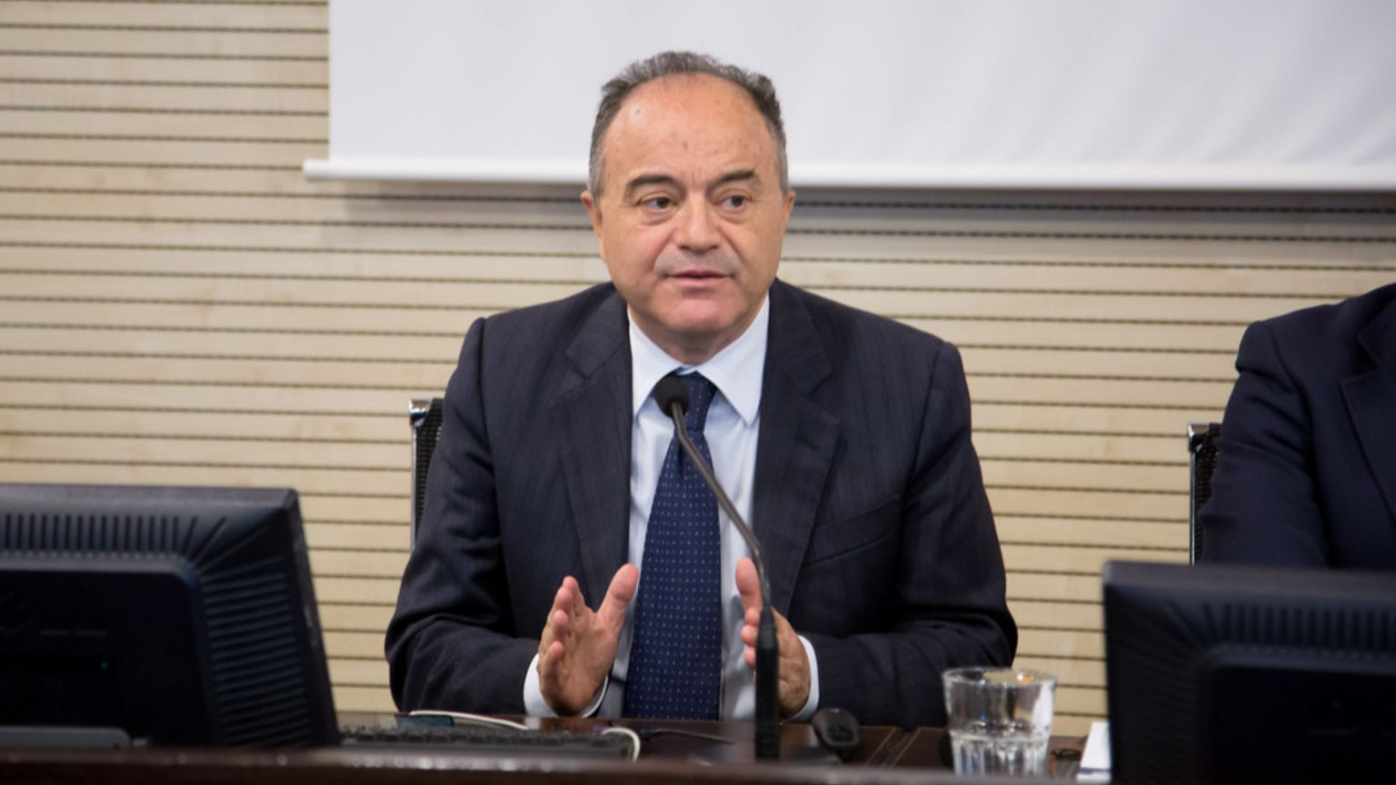 Riti antichi, affari nuovi: la metamorfosi infinita della camorra