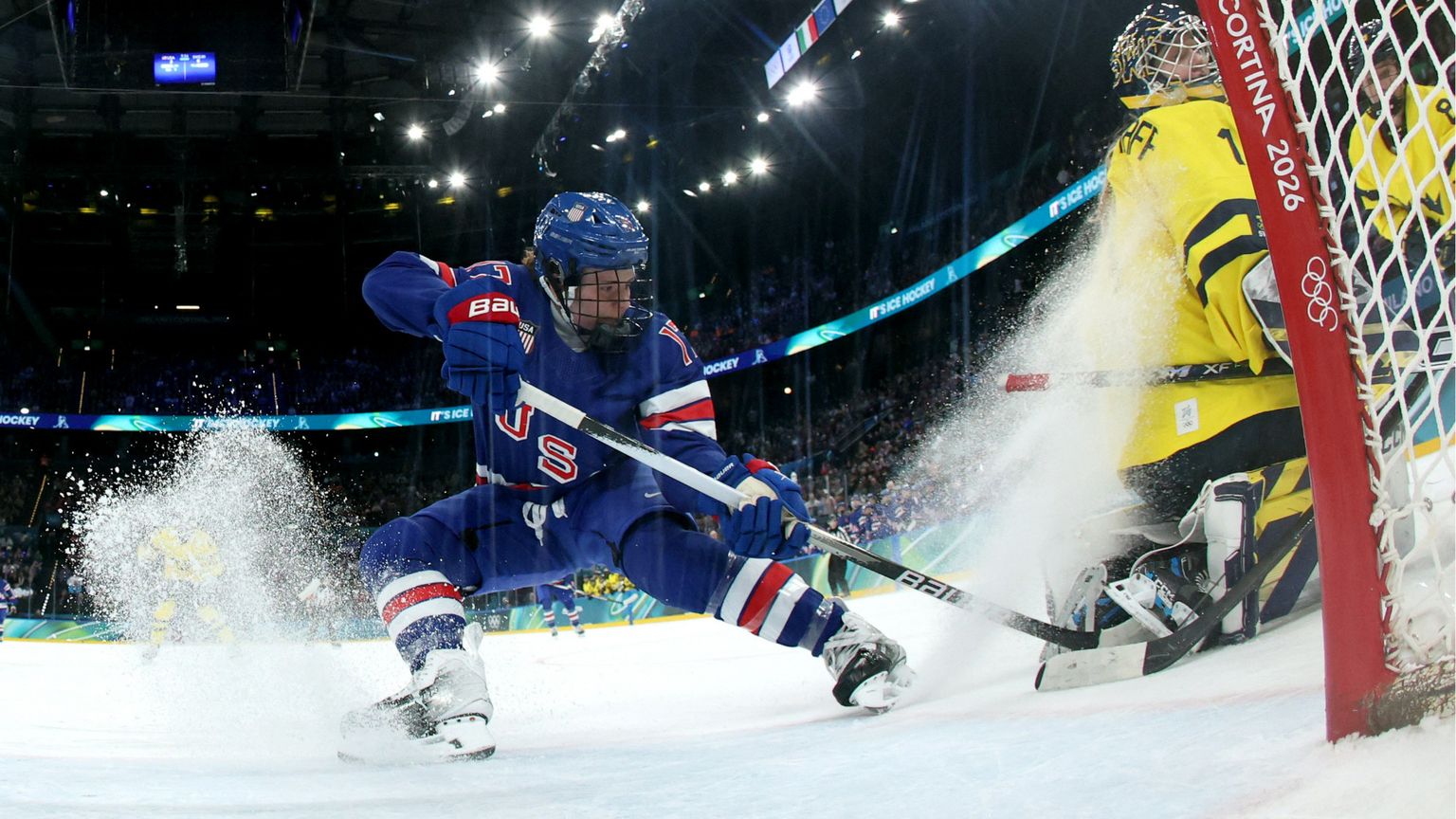 Britta, la star dell'hockey Usa devota di santa Teresa