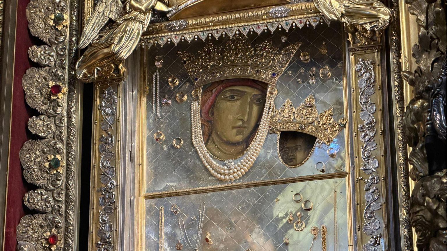 Furto a Bologna al Santuario di San Luca, l’icona della Vergine lievemente danneggiata