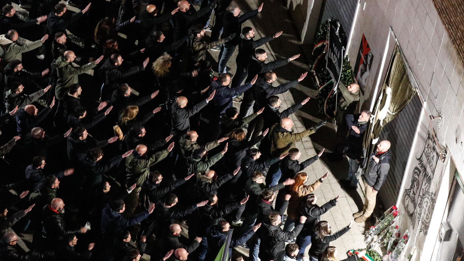 Saluto romano ad Acca Larentia, tutti prosciolti