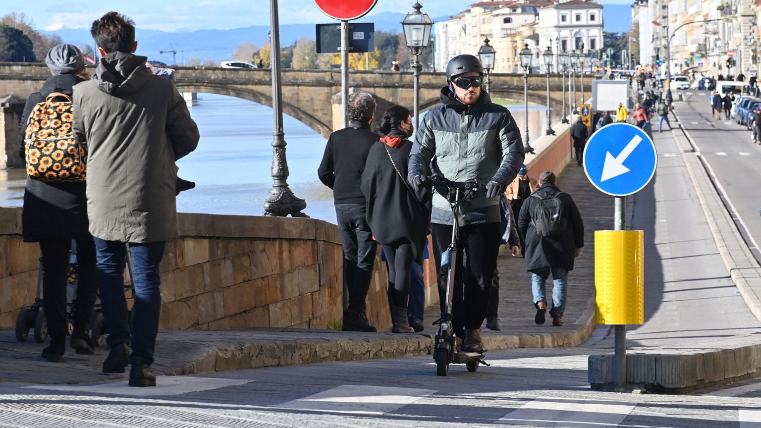 Il Tar dà ragione a Firenze: da aprile saranno vietati i monopattini elettrici