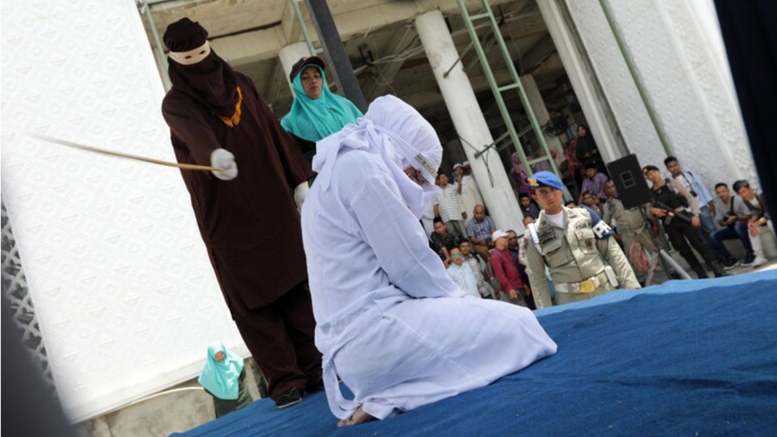 Se 140 frustate vi sembran poche?