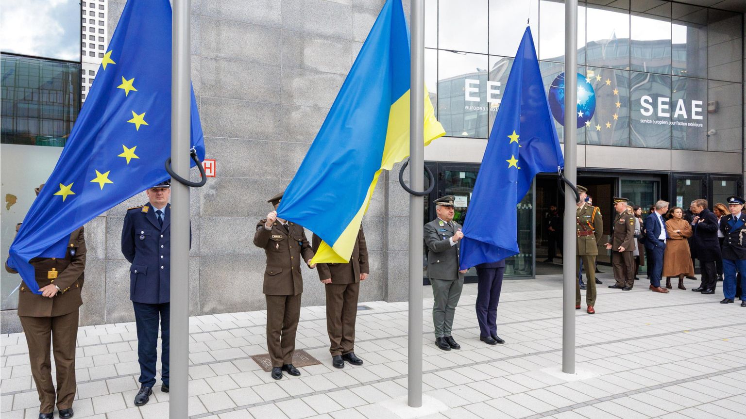 La pace ha un prezzo, dobbiamo fare di più ed essere pronti a pagarlo