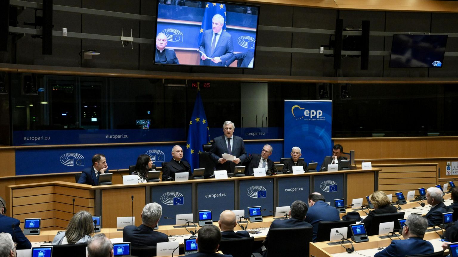 Il Parlamento europeo chiede più sostegno a Kiev