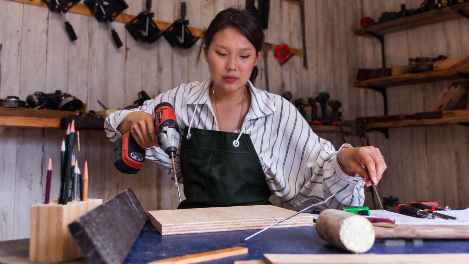 Altro che badanti e colf: mai così bene le aziende di donne straniere