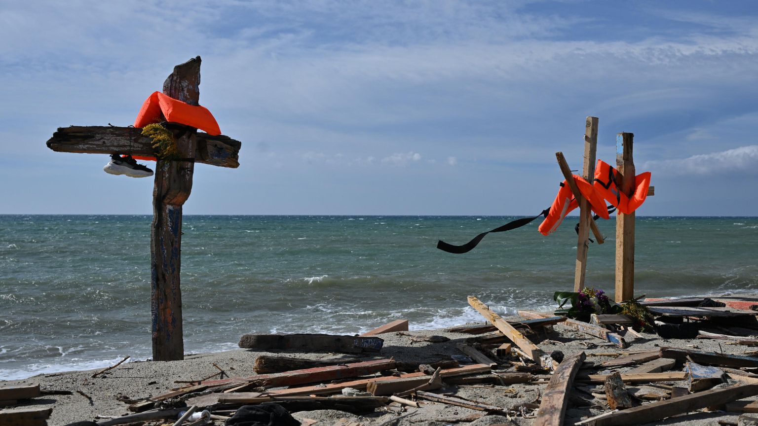Save the children: «Dopo Cutro, morti in mare 300 bambini»