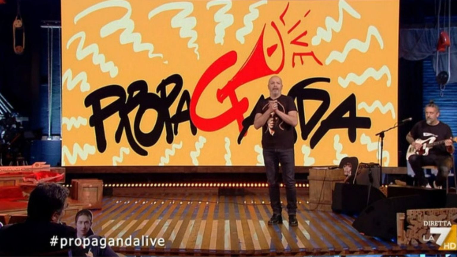 Sanremo trascina gli ascolti in tv, ma i talk politici non arretrano