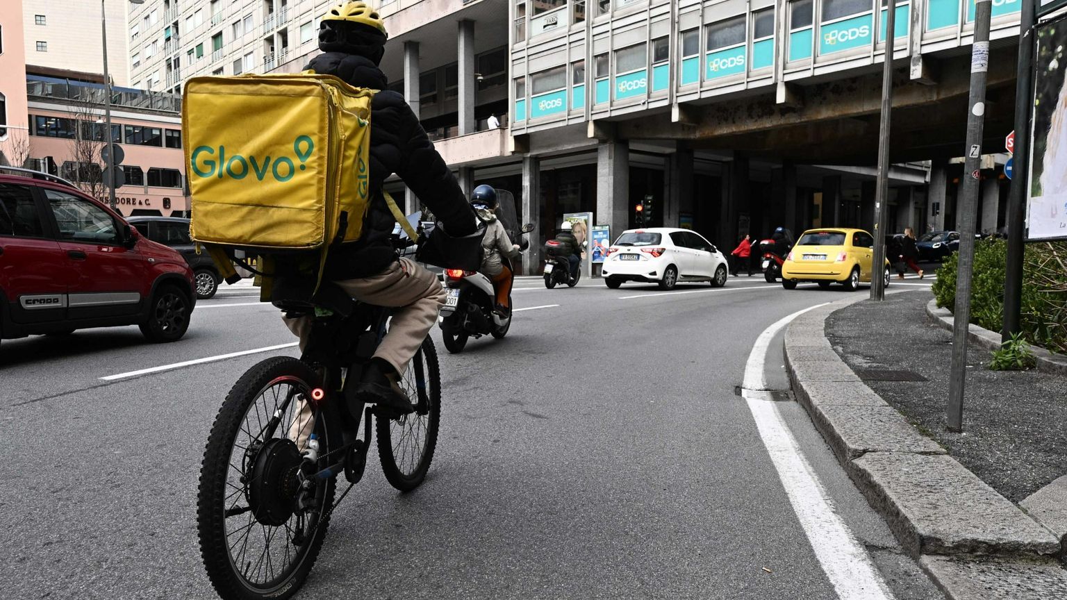 Il caso Glovo-Deliveroo: usare l'economia senza subirla