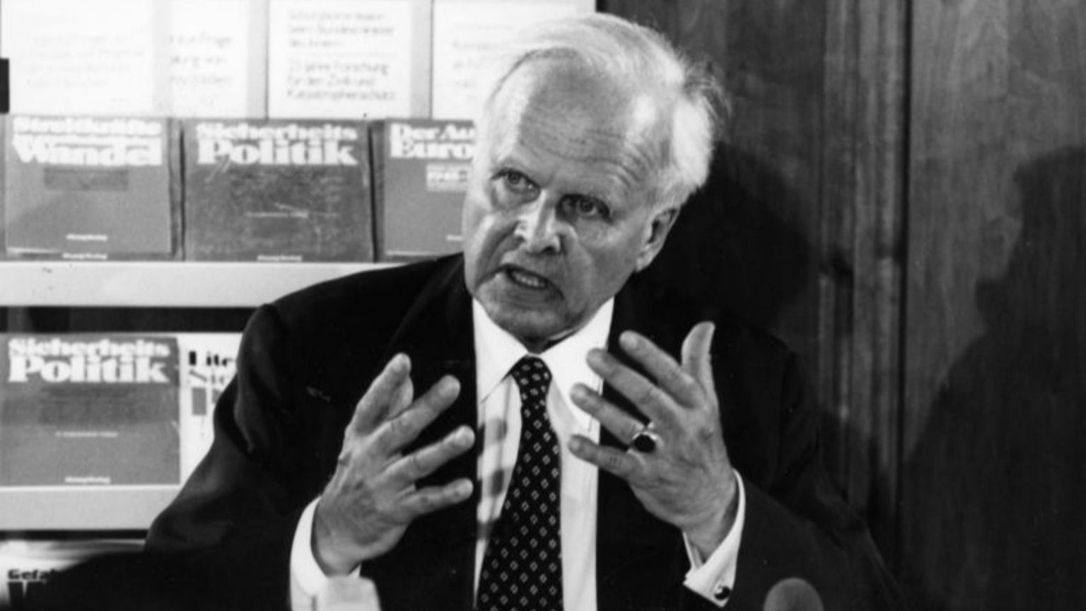 Carl Weizsäcker sa come reggere il peso di ciò che non conosciamo