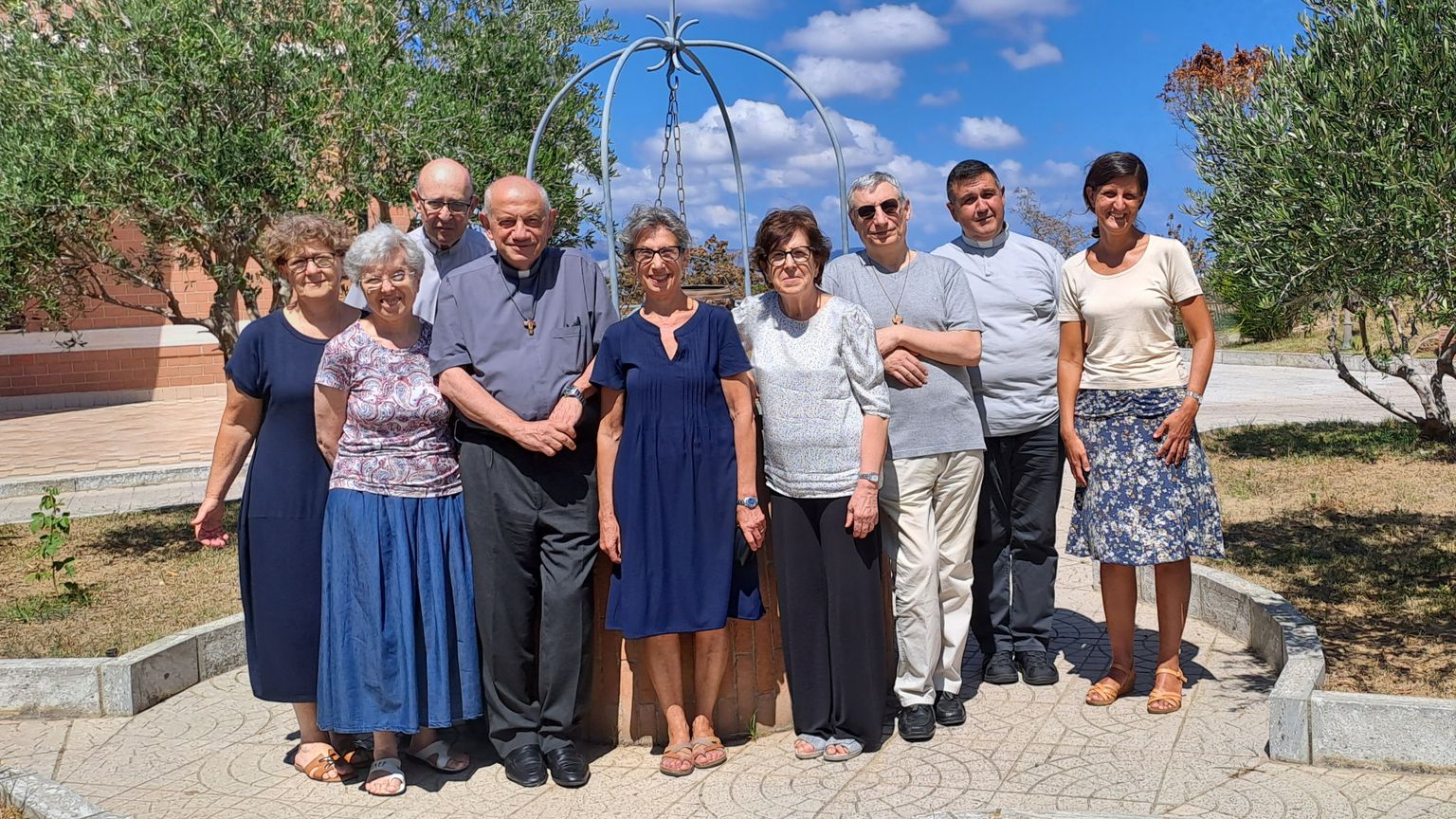 Un gruppo di missionari e missionarie di Chiesa-Mondo
