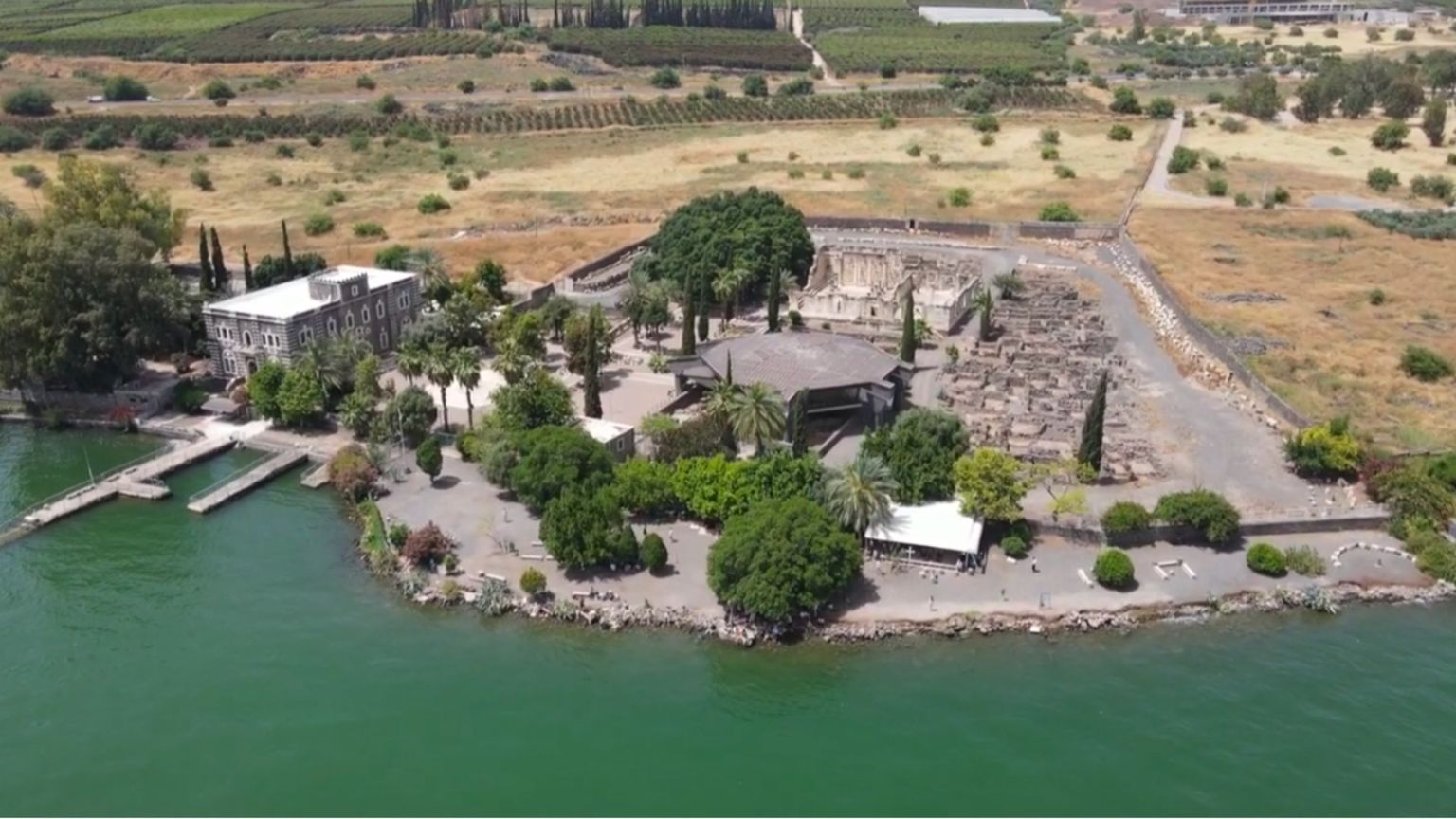 A Cafarnao riemergono
gli ormeggi
di Pietro