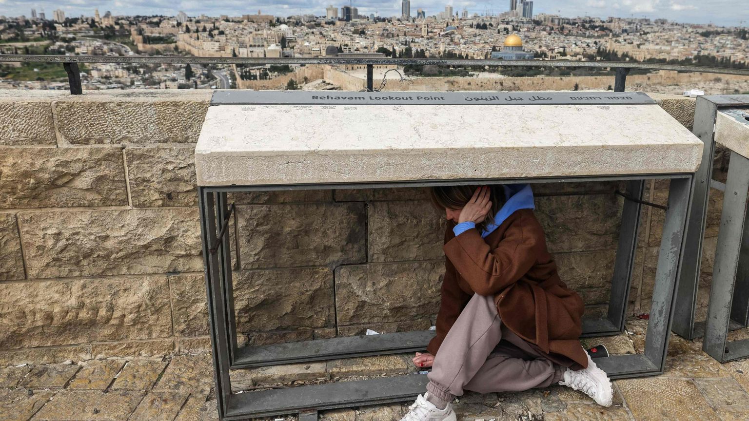 Guerra all'Iran. Israele e Usa in azione, il regime risponde con i missili. Colpita base americana