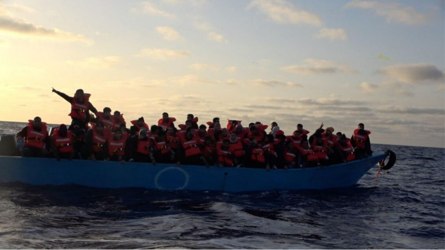 Due interventi in una notte, Emergency salva 118 naufraghi