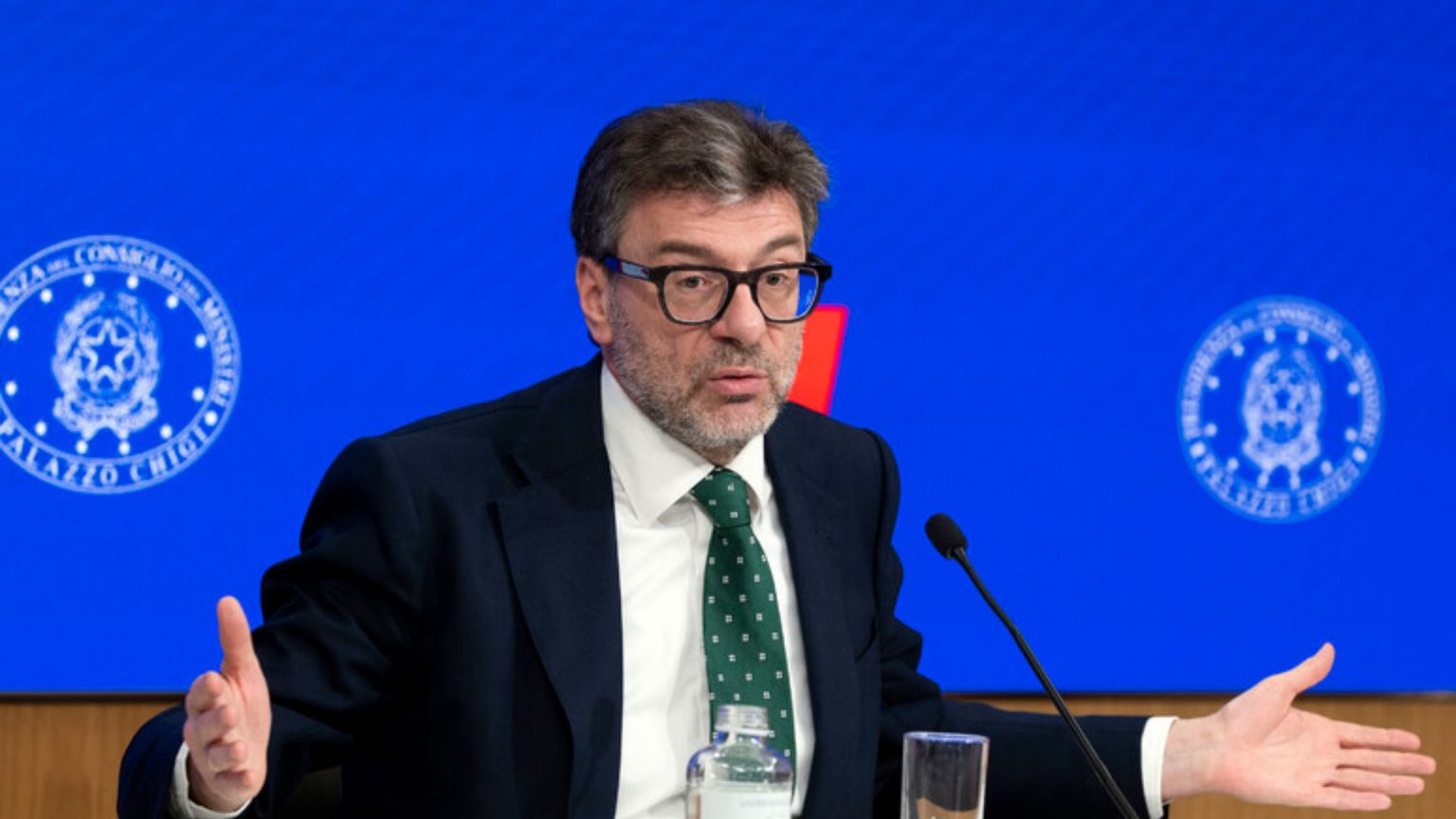 Doccia gelata sul deficit ed effetto-guerra: l'economia italiana nel 2026 parte in frenata