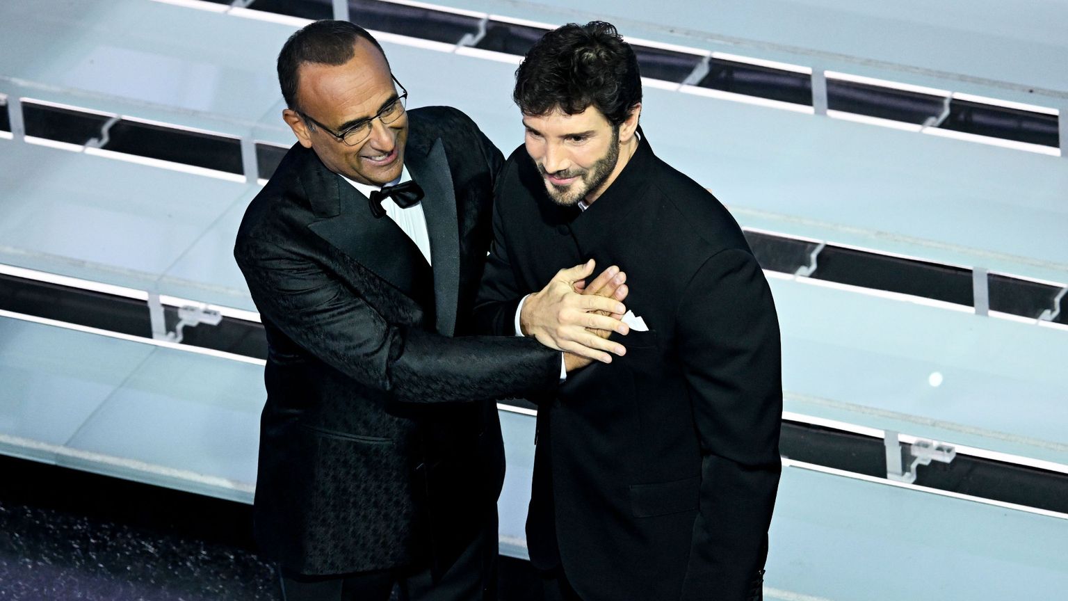 Scommessa Di Martino, Sanremo cambia rotta