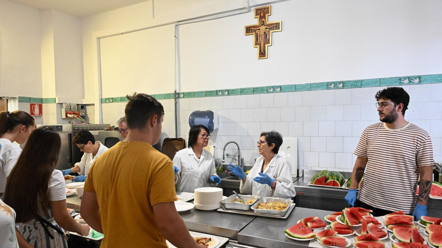 Indossiamo il grembiule del servizio e della prossimità