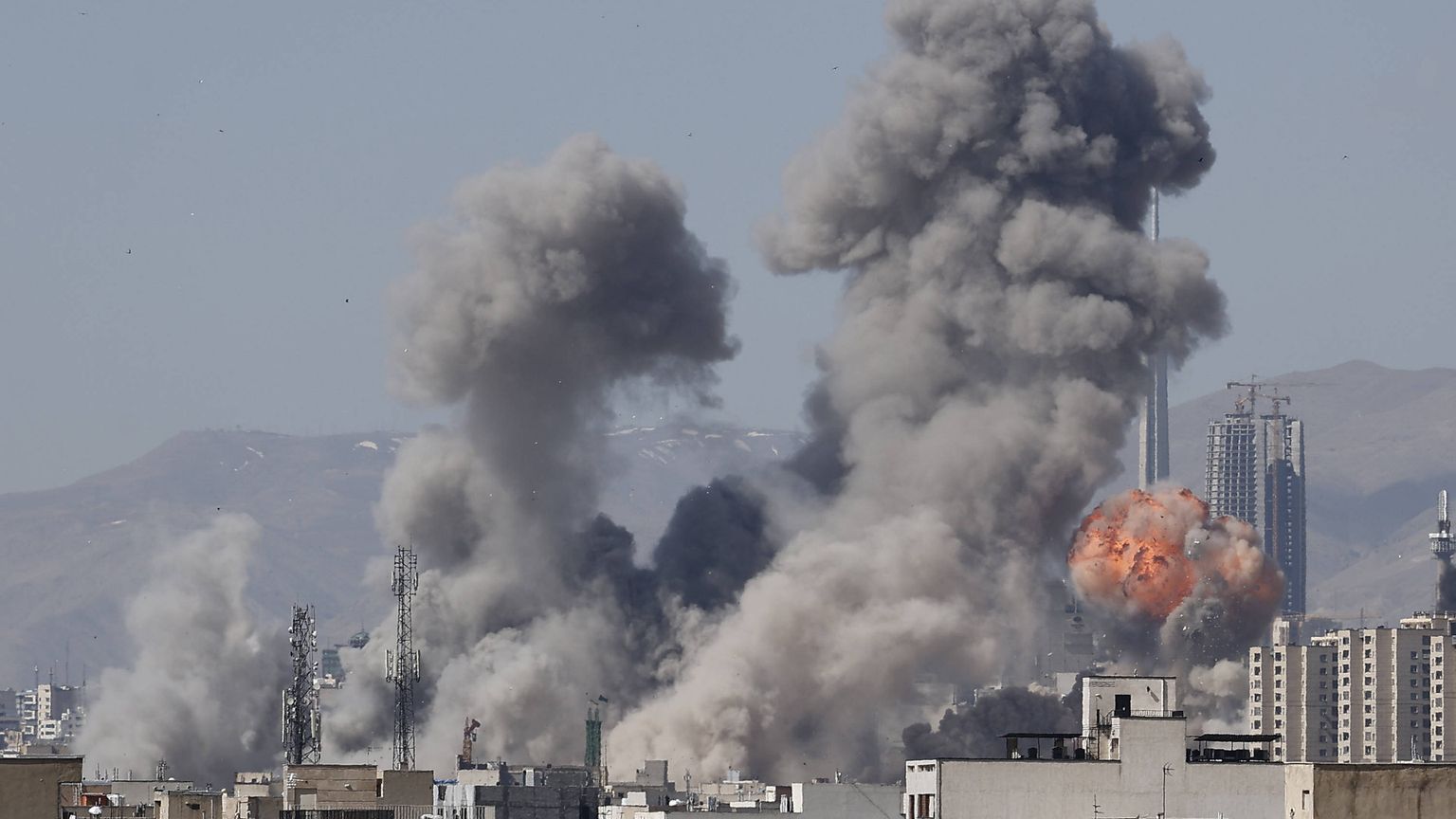 Europa e Italia non si facciano trascinare nell'escalation militare