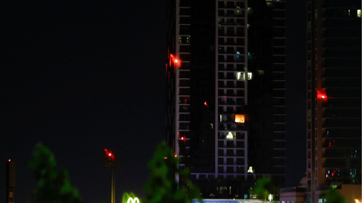 Iran, i raid colpiscono un hotel e due edifici in Bahrein