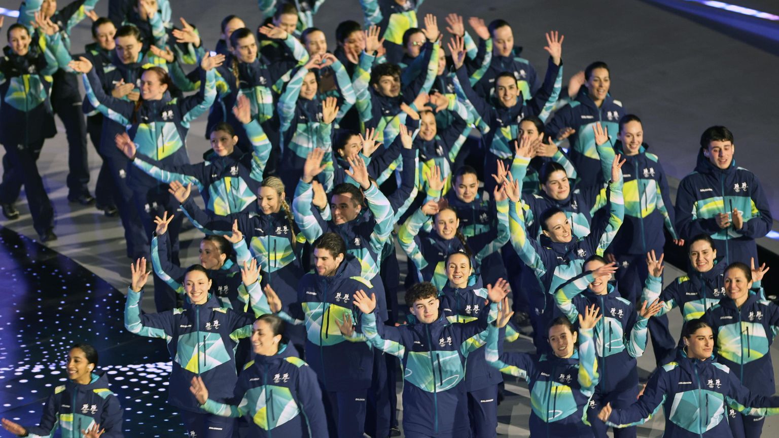 Giovani, preparati e sorridenti: la carica dei 18 mila volontari