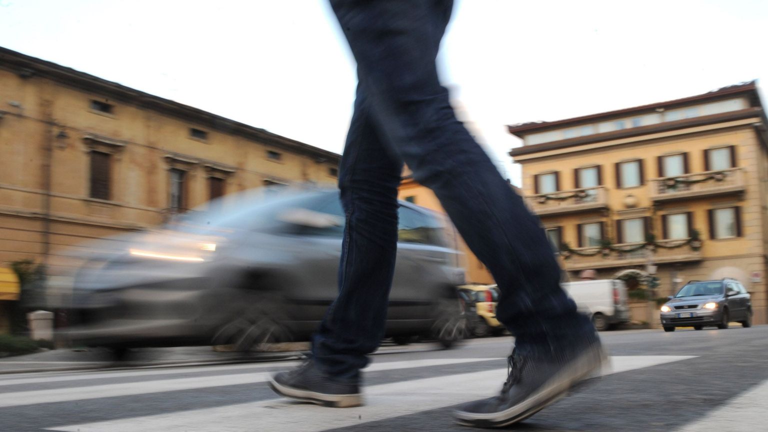 Mezzi più potenti? «Maggiori responsabilità». La legge per proteggere pedoni e ciclisti