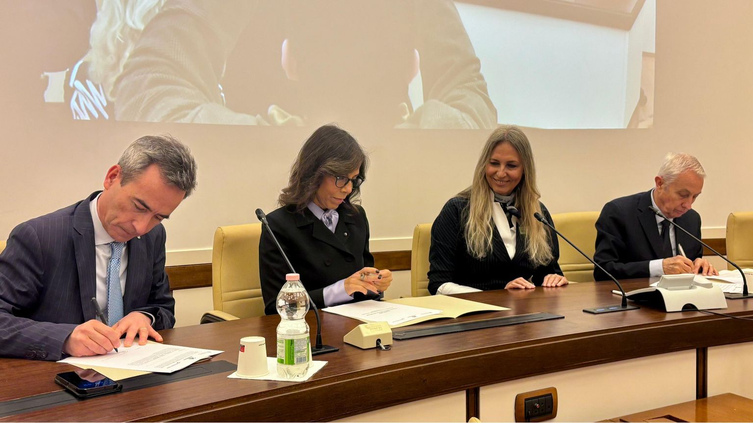 Consumatori e imprese aderiscono al Manifesto per eliminare i Pfas