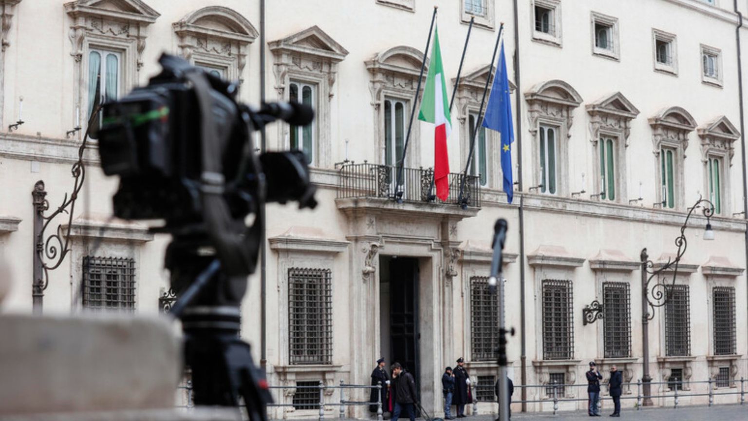 Sull'Iran Governo senza certezze e con molti timori per le ricadute (anche sul referendum)