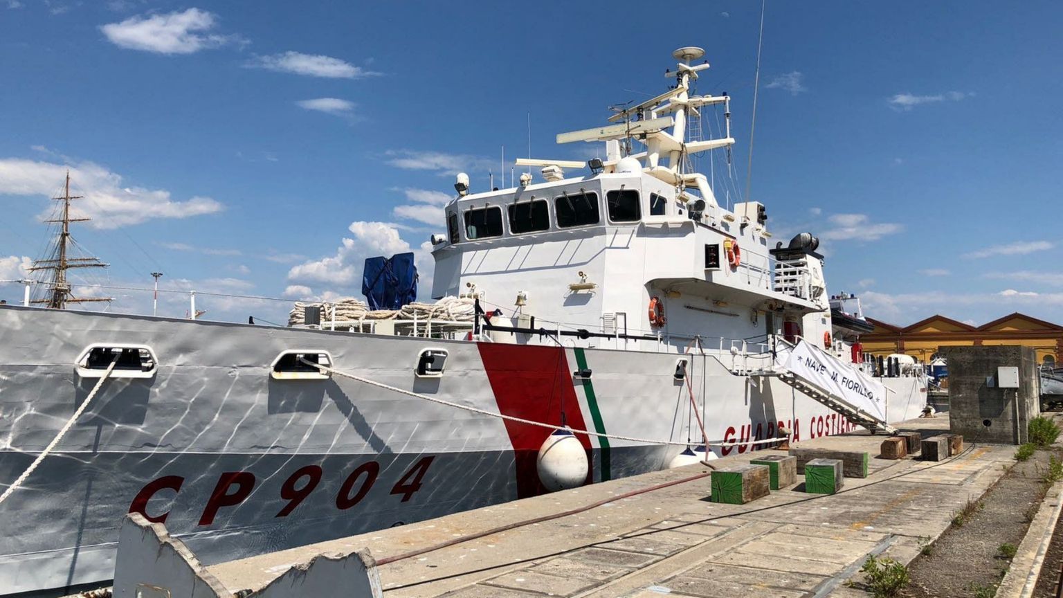 «I soccorsi della Guardia costiera? Trattati come segreto di Stato»