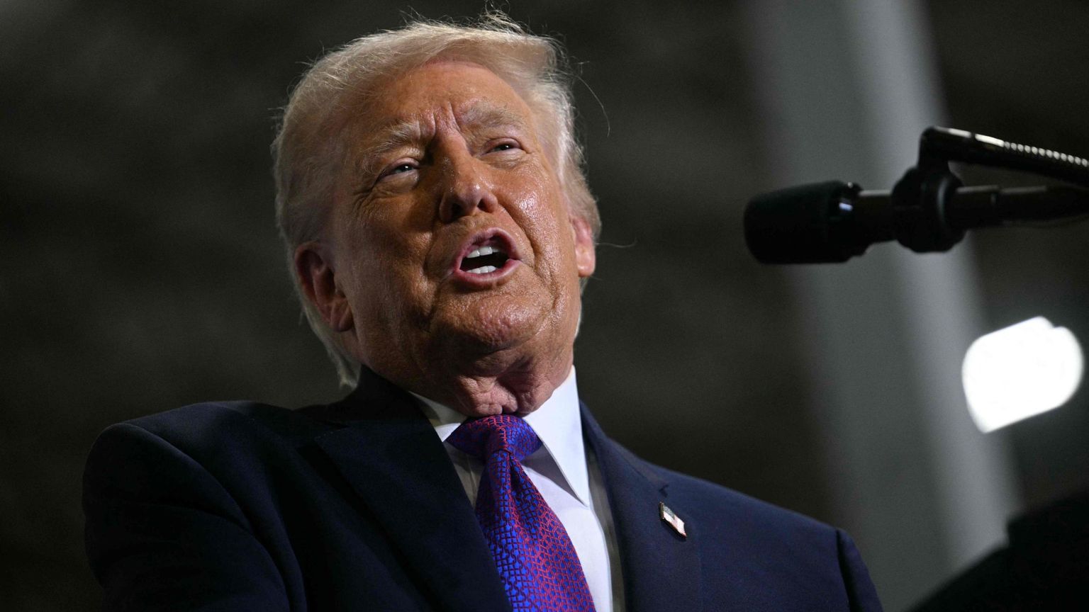 Trump: il prezzo del petrolio diminuirà. Ma i mercati smentiscono