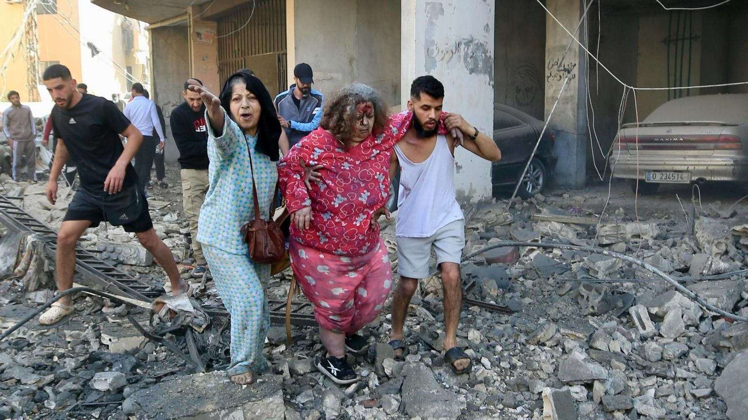 Bombe durante la visita dell'"inviato" del Papa nei villaggi del Libano
