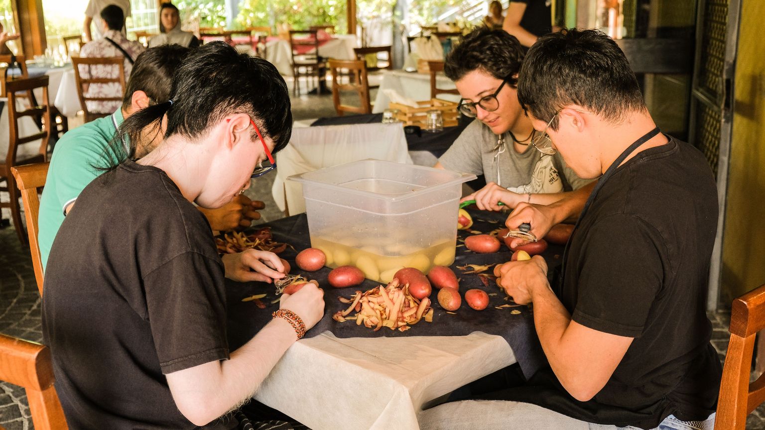 In pizzeria chi «Porta Pazienza» trova ogni giorno un menù fatto di inclusione