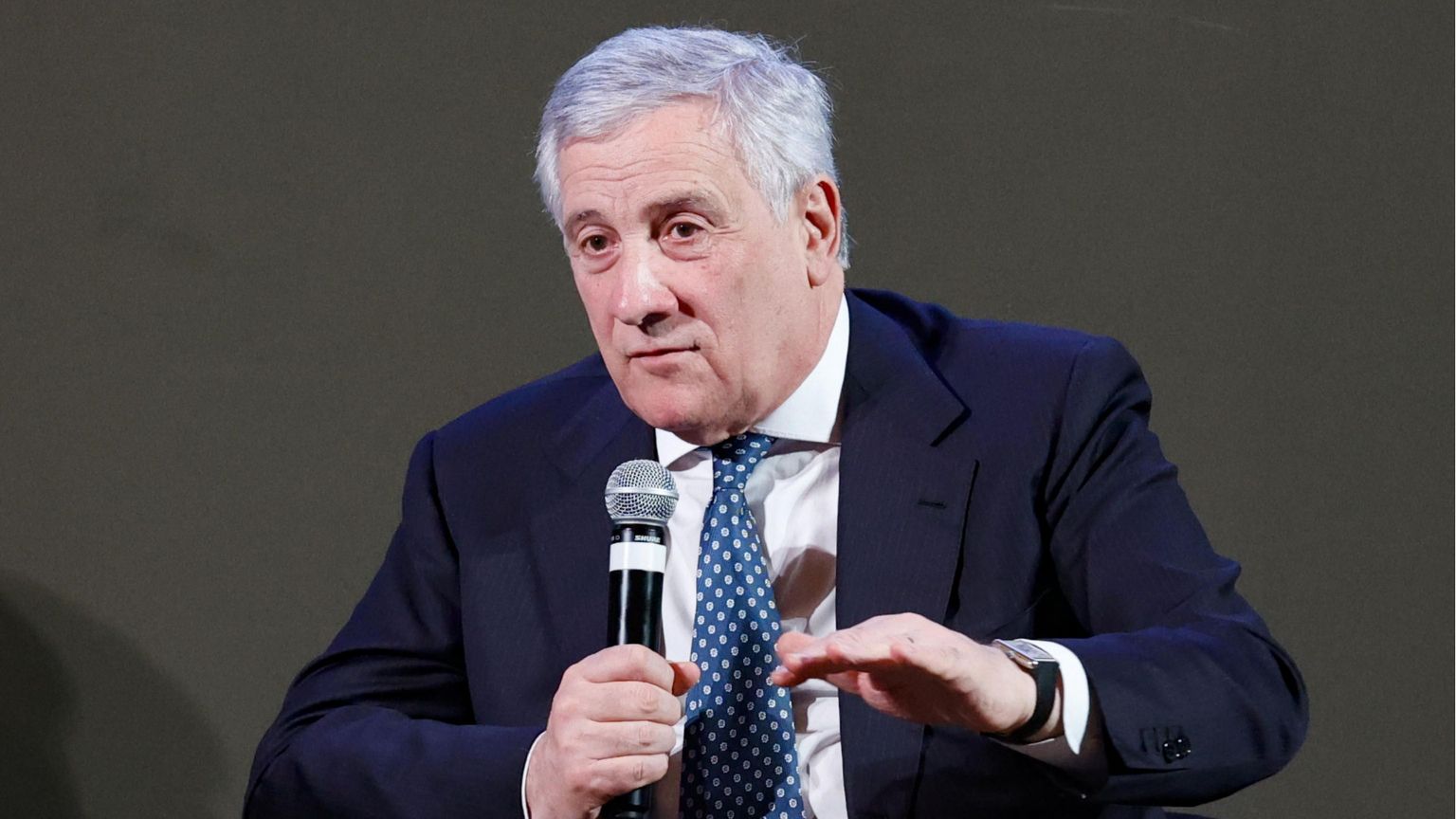 Tajani: «Con il Sì è garantito più equilibrio. Molti magistrati voteranno così»