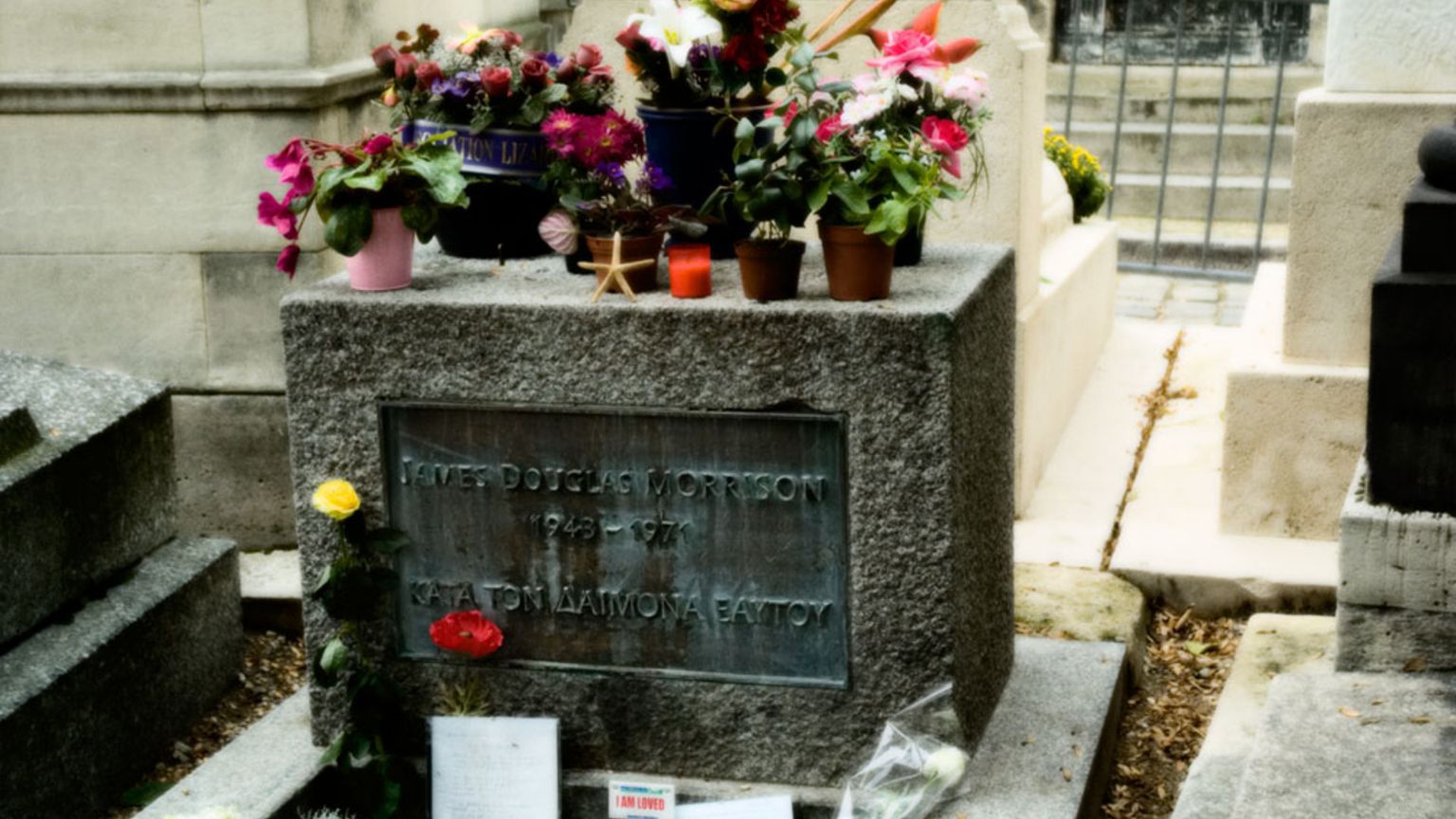 Tombe e "reliquie": i sacrari del rock