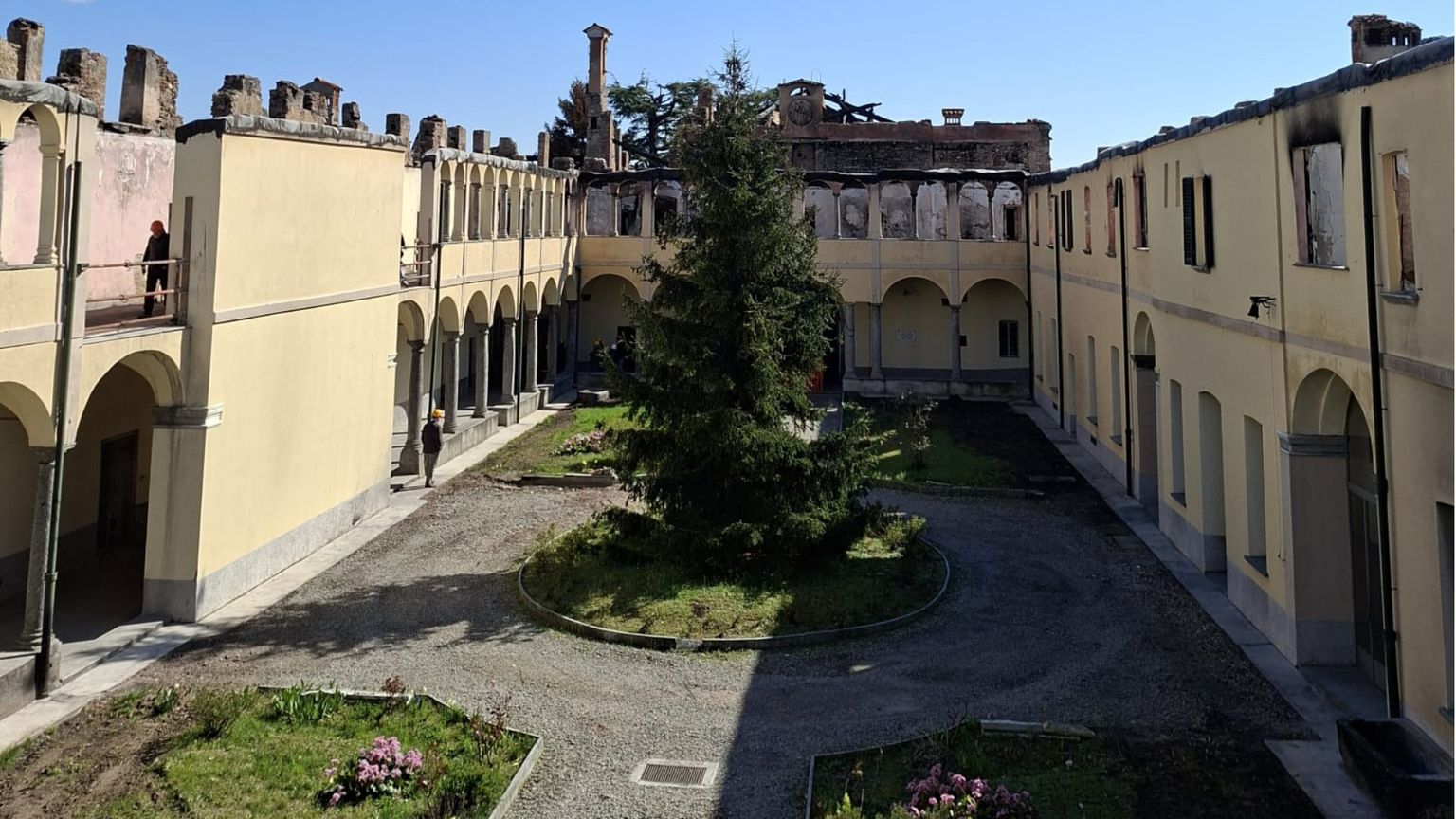 Bernaga: a 5 mesi dal rogo che ha distrutto il monastero, già raccolto più di mezzo milione di euro