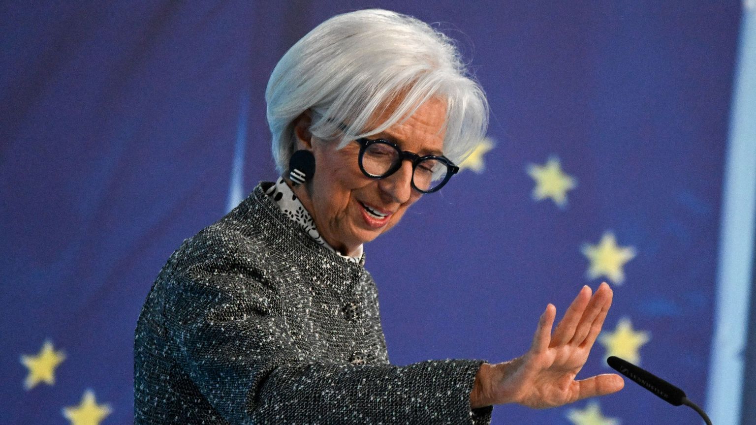 La Bce non tocca i tassi. Ma potrebbe alzarli presto