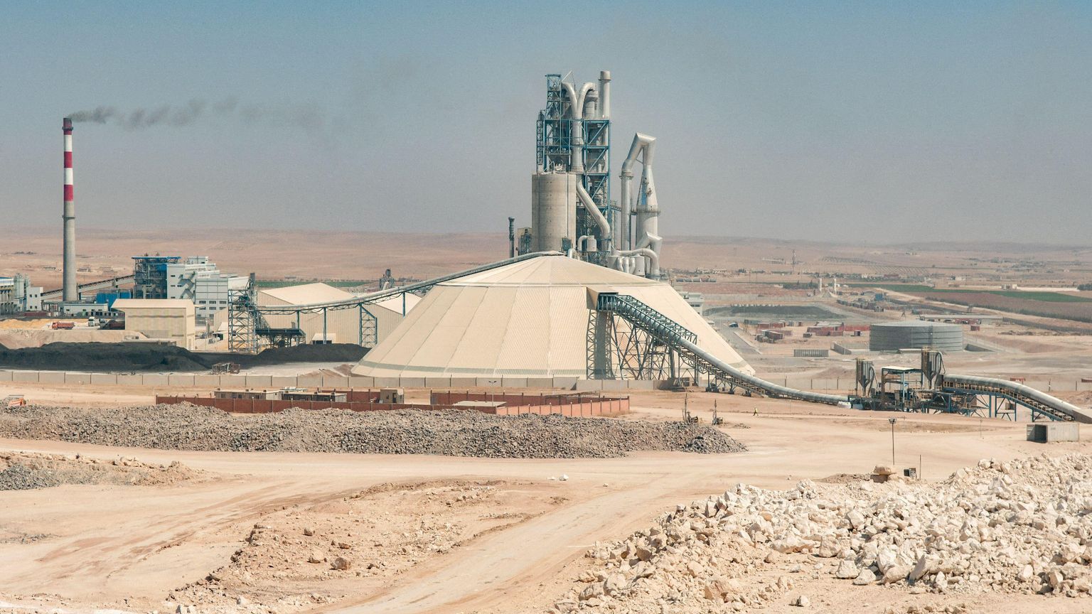 Quando Davide batte Golia: le giovani giuriste contro la multinazionale del cemento