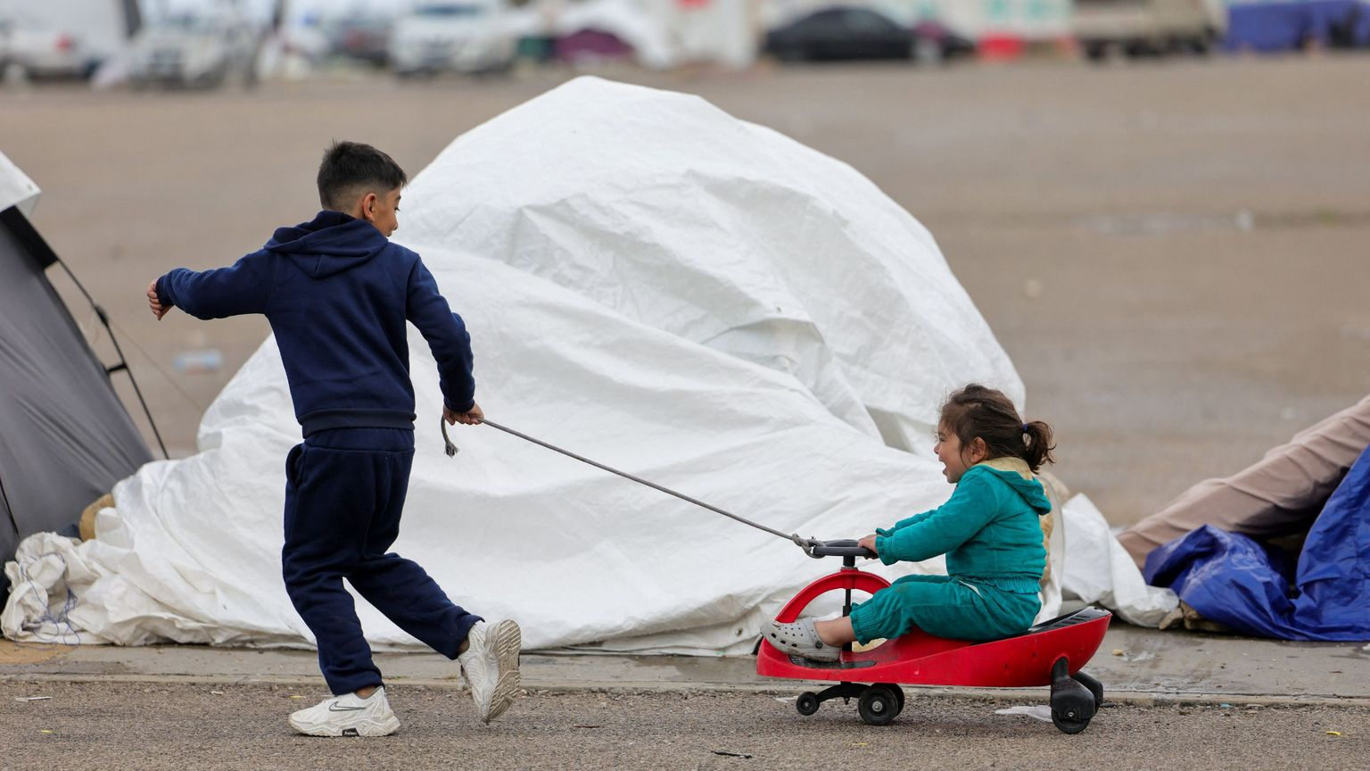 I canti dei bambini per fermare il frastuono della guerra