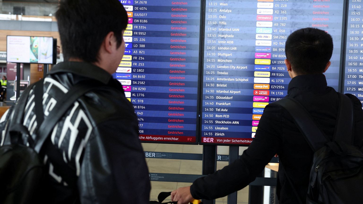 Voli cancellati, disdette e caro-carburante: la guerra in Iran paralizza il turismo globale