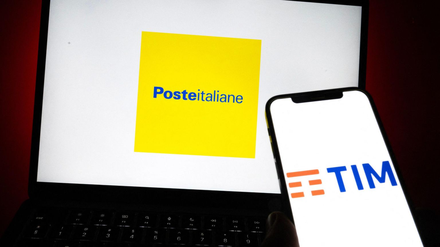 Dall'offerta di Poste per Tim tre lezioni sul mercato (e sull'Italia)