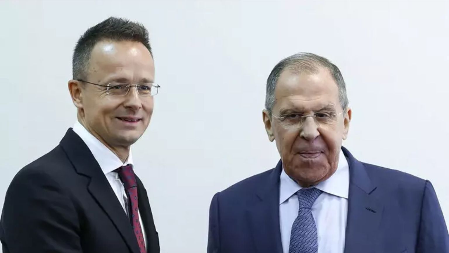 C'è una “talpa” di Mosca nell’Ue: l'Ungheria ammette i contatti segreti con la Russia