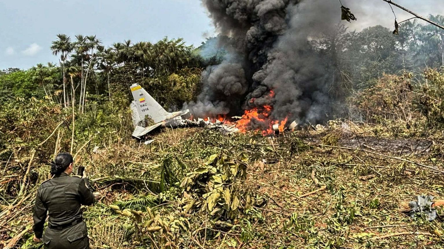 Aereo militare precipita in Colombia: almeno 60 vittime