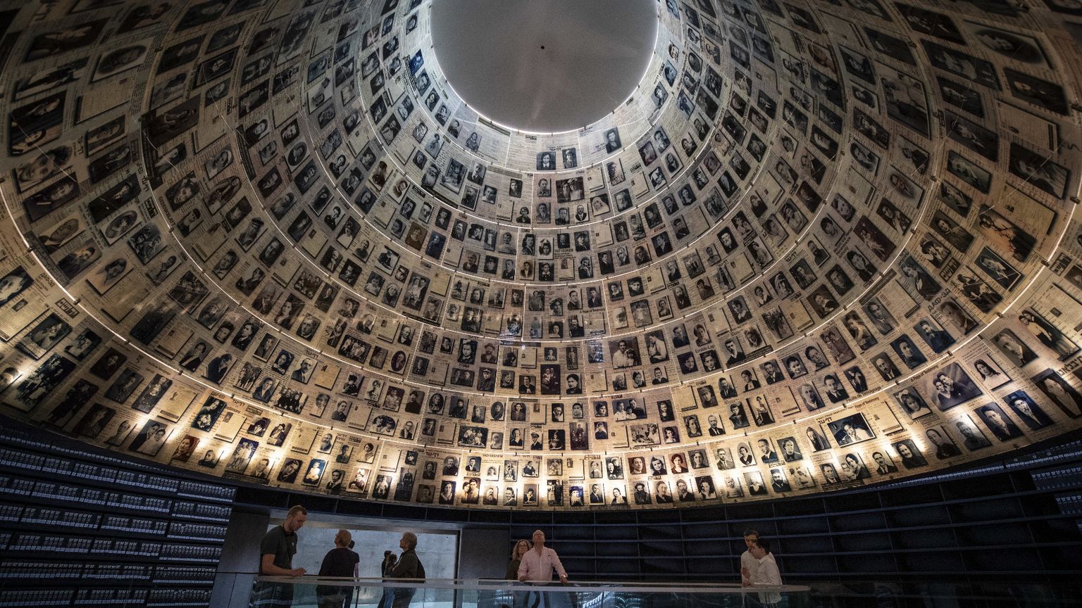 Il presidente dello Yad Vashem: «L'antisemitismo è una sfida decisiva»