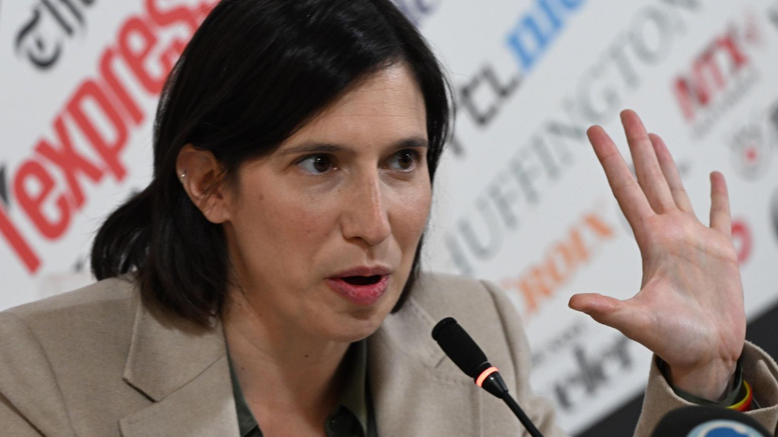La linea «testardamente unitaria» di Schlein non prevede nuovi federatori