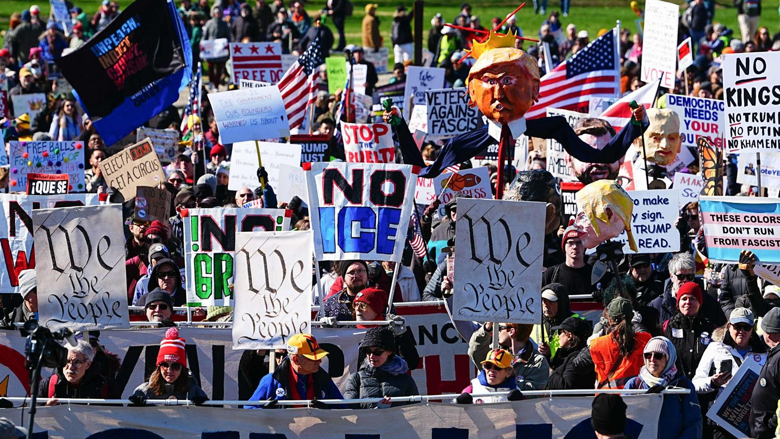 Il movimento "No Kings" lotta contro chi vuole pieni poteri. Negli Usa e non solo