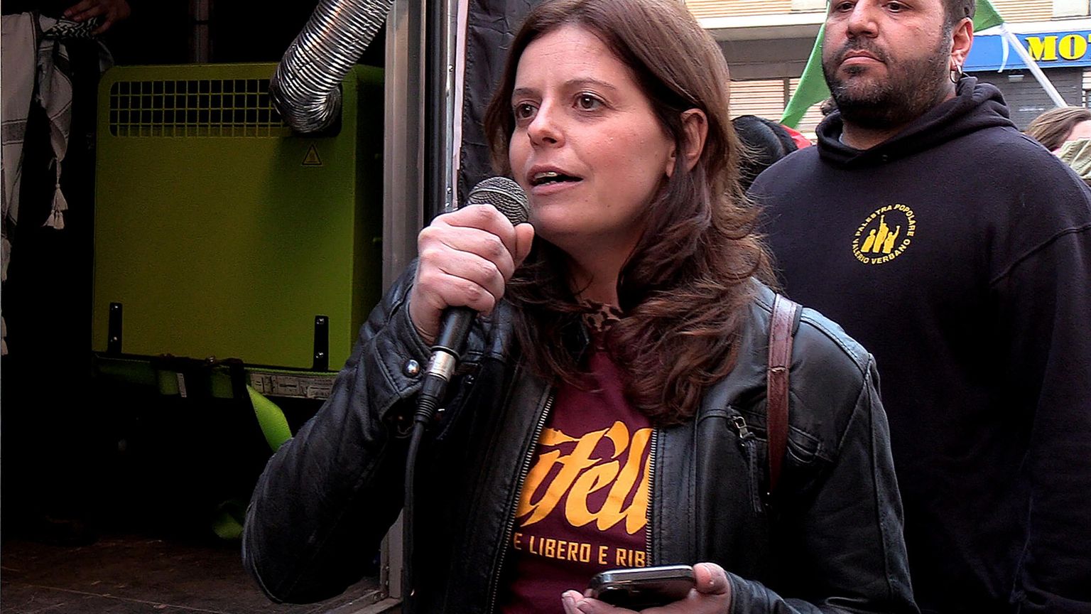 Perché le perquisizioni preventive all'eurodeputata Salis a Roma sono già un caso politico