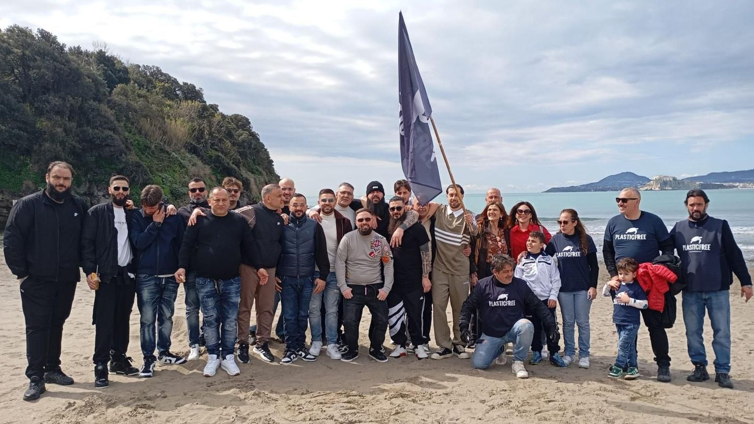 Oltre 100 detenuti hanno ripulito spiagge e spazi urbani dai rifiuti