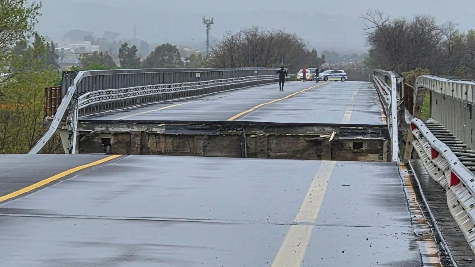 Centro Sud flagellato dal maltempo: in Molise crolla un ponte