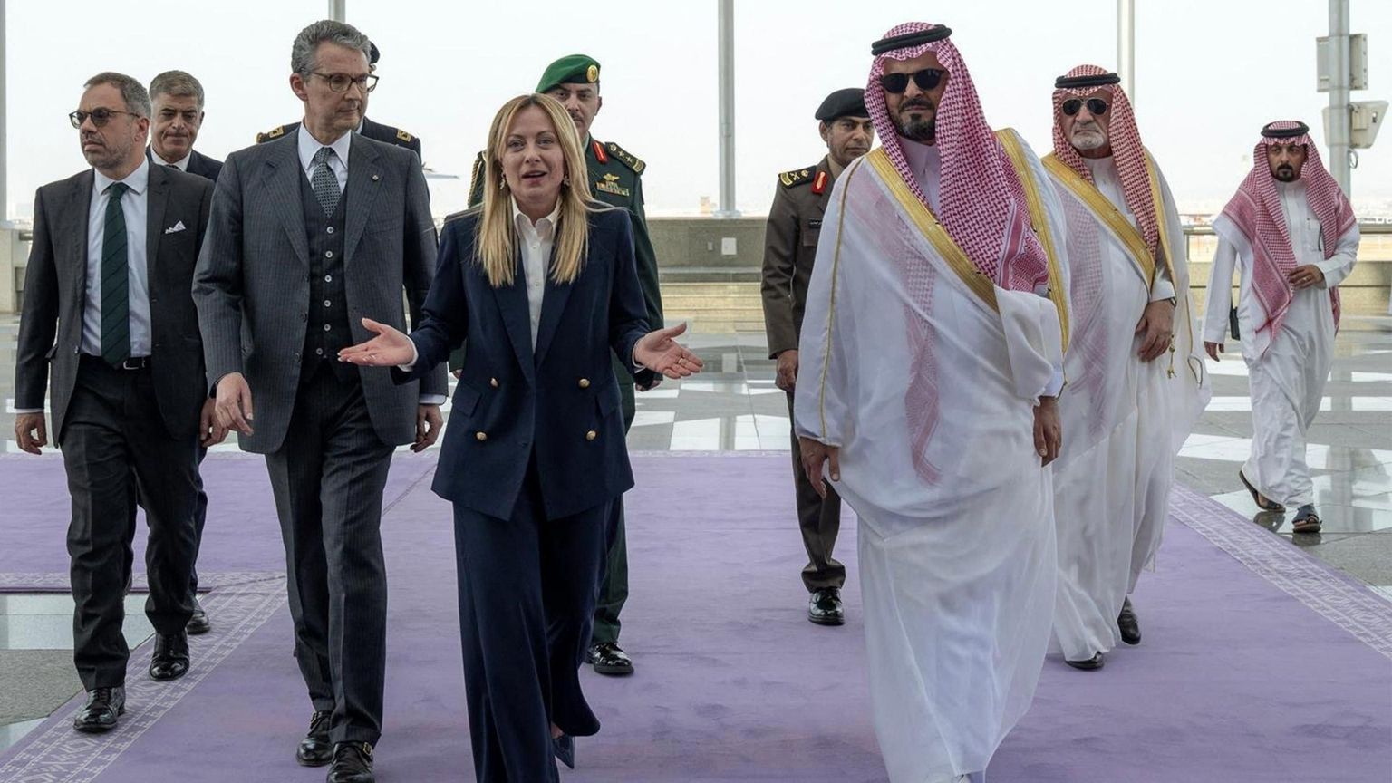 Blitz su energia e armi, Meloni a Gedda. Tensioni sul Patto Ue