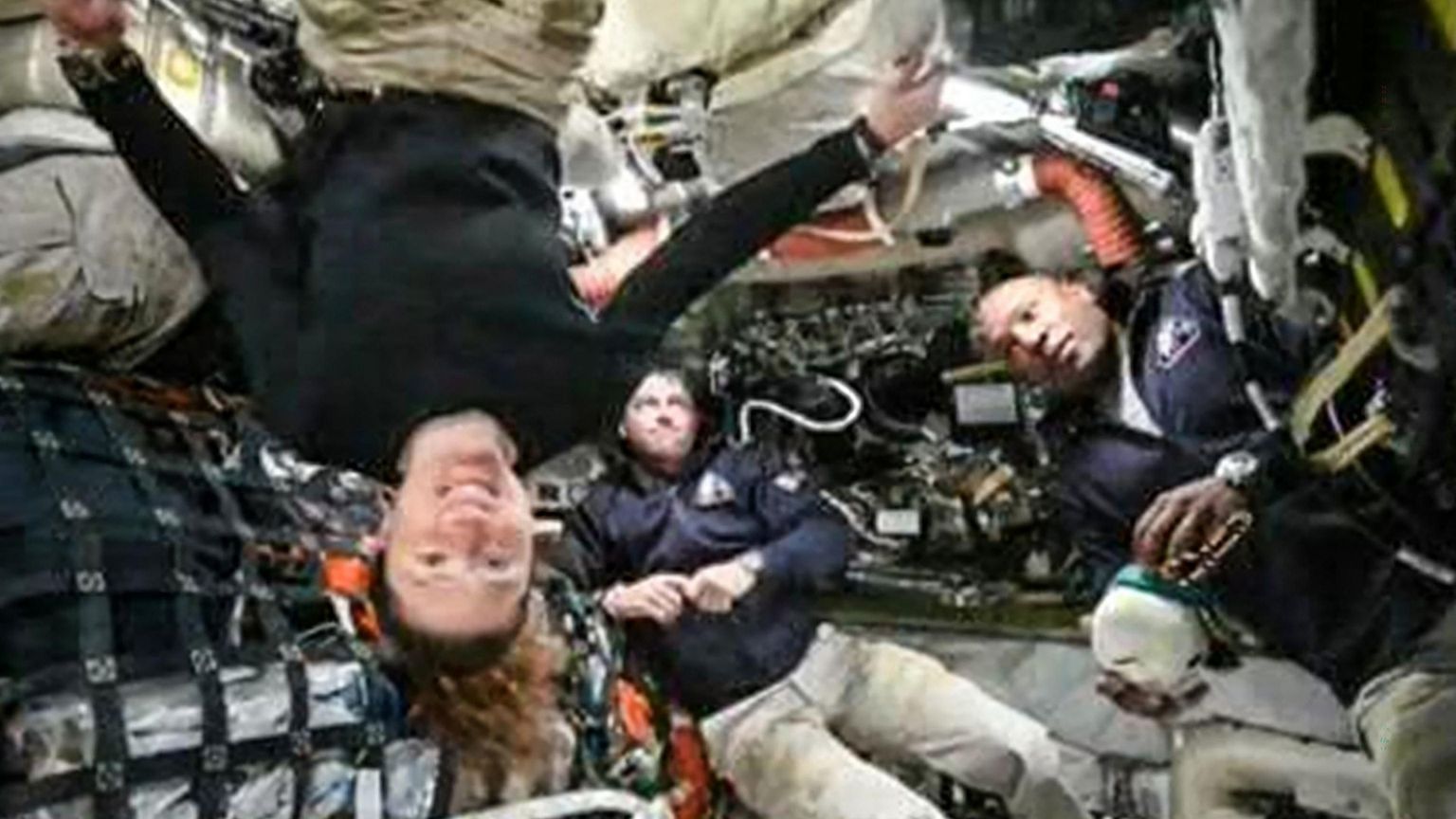 Artemis lascia l'orbita della Terra, in viaggio verso la Luna