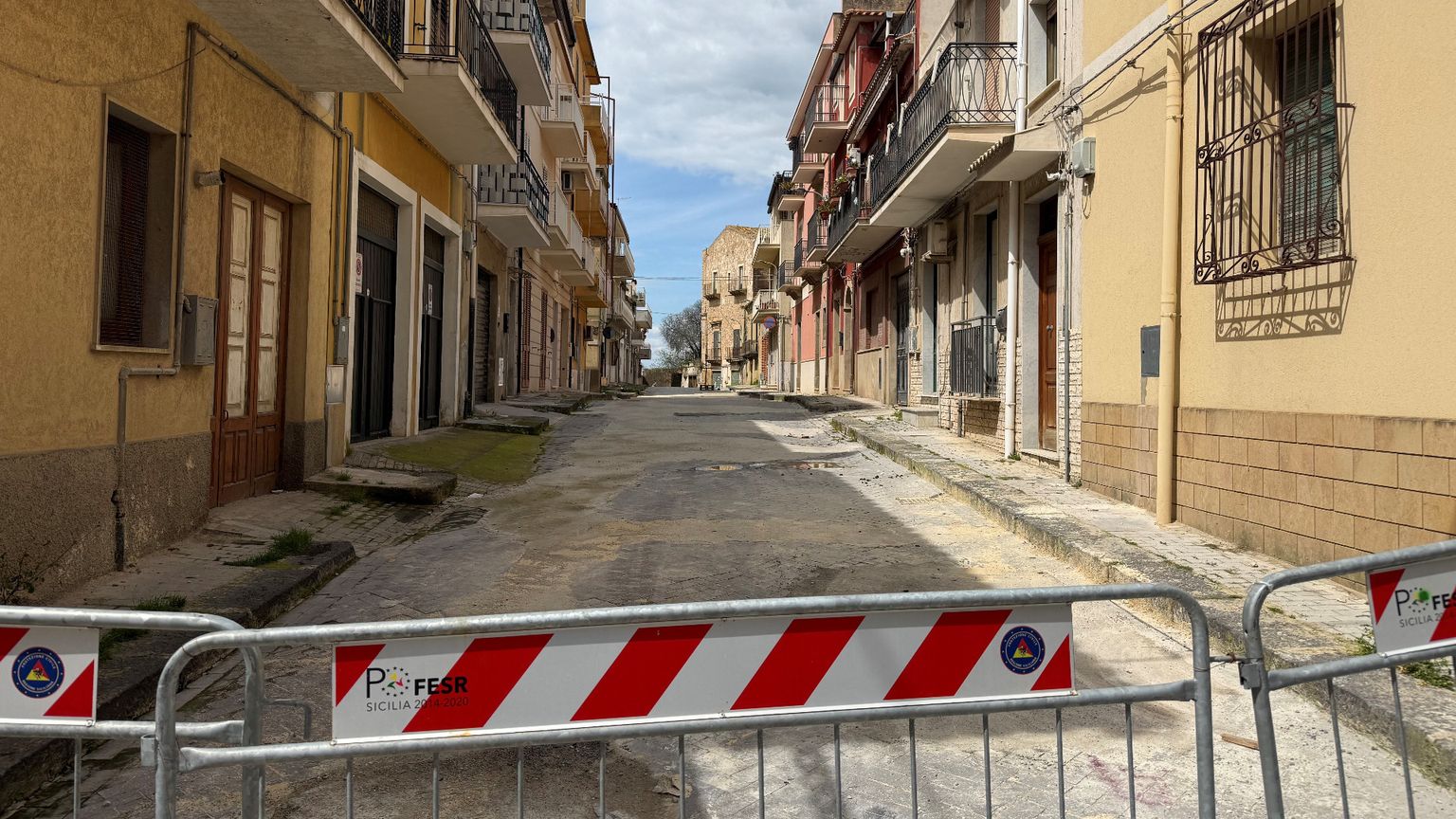 Ritorno a Niscemi, il cantiere a cielo aperto: «Noi non ce ne andiamo»