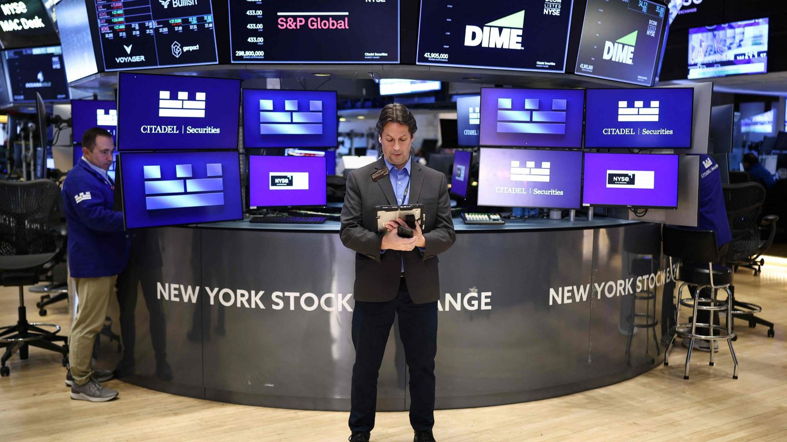 Petrolio in calo dopo la tregua in Iran. Oggi vertice a Bruxelles